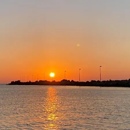 Attico Con Vista Mozzafiato A Due Passi Dal Mare Apartment